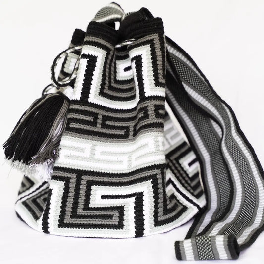 【la narrativa】コロンビア先住民族ワユー手編みバッグ モチーラ・ドスエブラス・スペシャル L ブラック | 一点物 フェアトレード ショルダーバッグ