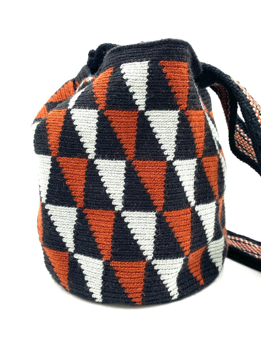 【la narrativa】コロンビア先住民族ワユー手編みバッグ モチーラ・ウナエブラ S ブラック | 一点物 フェアトレード ショルダーバッグ