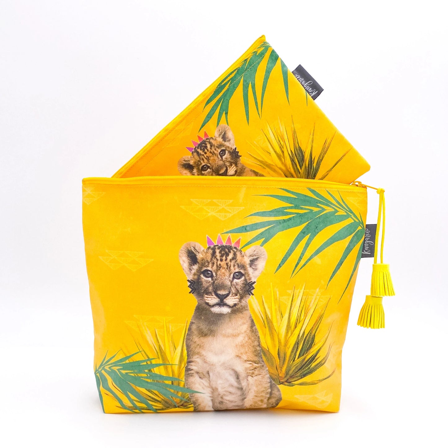Kangarui カンガルイ サファリポーチ Curious Simba キュリアスシンバ L