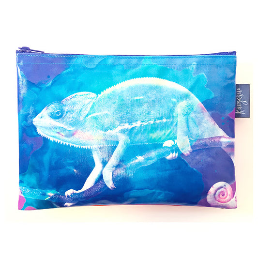 薄型・小物 | 旅行・化粧品収納 | 撥水加工 エシカル雑貨 Kangarui カンガルイ サファリポーチ Curious Chameleon キュリアスカメレオン M