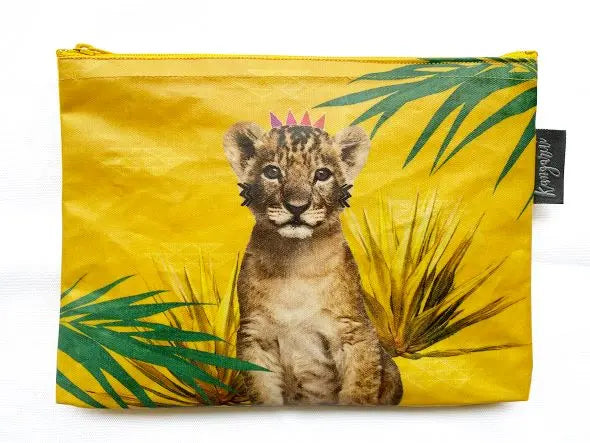 Kangarui カンガルイ サファリポーチ Curious Simba キュリアスシンバ M