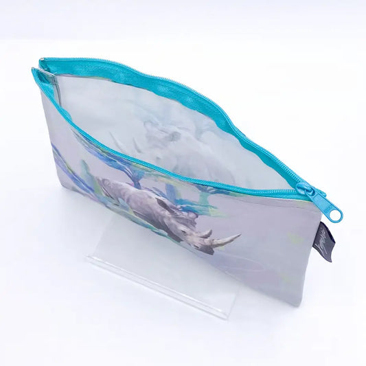 薄型・小物 | 旅行・化粧品収納 | 撥水加工 エシカル雑貨 Kangarui カンガルイ サファリポーチ Holiday Rhino ホリデーライノ M