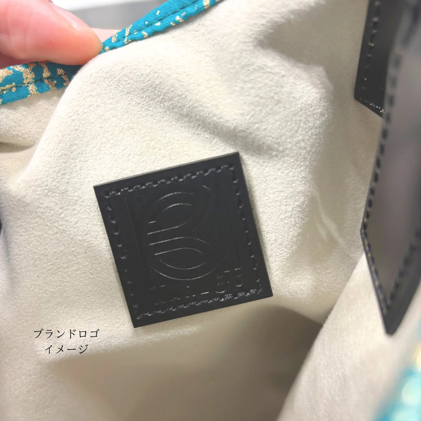 新色追加【KARL&C】アフリカリバーシブルバッグ | ナイジェリアアンカラ布 大容量 A4対応 レザーハンドル 高耐久